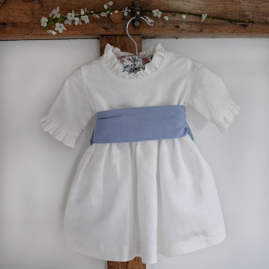 Linen dress with sleeves