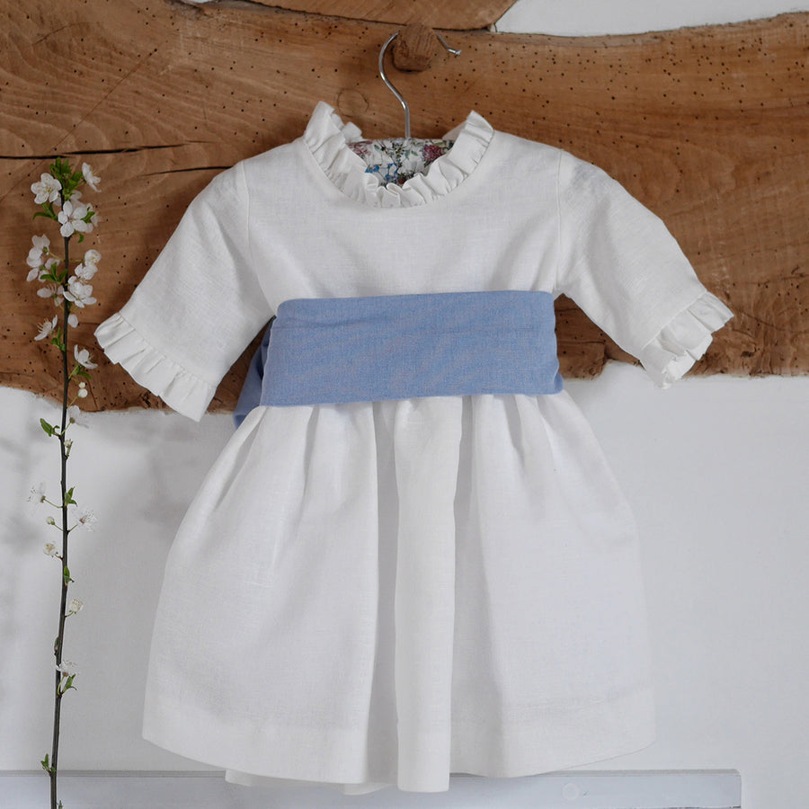 Linen dress with sleeves